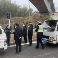 韶山市多部门联合开展危货车辆专项安全检查 确保道路交通安全