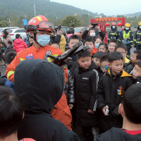 韶山市消防救援大队、映山红志愿者协会联合开展消防宣传活动