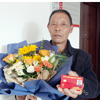 见“证”荣光 湘潭县颁发首张退役军人优待证