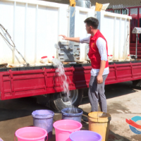 湘乡市毛田镇村民自发成立“送水队” 为群众送去“及时水”