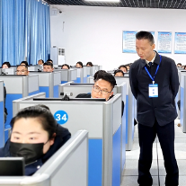 湘乡举行2023年行政执法资格考试 722人参考  