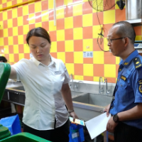 湘潭县突击检查餐厨垃圾 全力守护“舌尖安全”