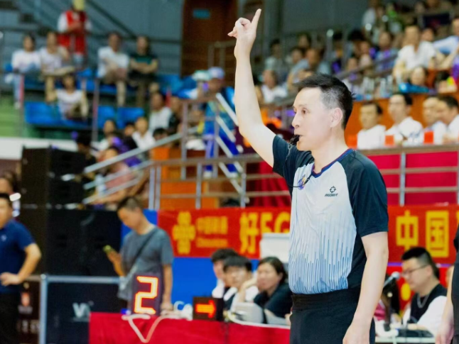 出彩雨湖人丨李建荣：从基层到囯家级赛场 用哨声吹响逐梦华章