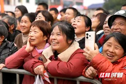 新春走基层·小镇顶流丨幸福奔腾的湘潭县石鼓村晚