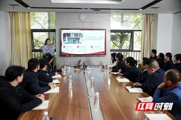 24名党员同上“板凳党课”湘潭市“五进”宣讲活动走进万利隆