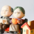 “银发经济”撬动消费新支点