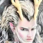 女子用鲜花树皮还原哪吒2名场面