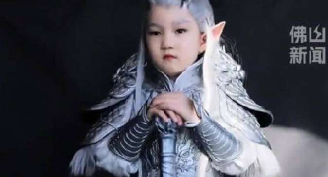 妈妈花7天给儿子做哪吒2敖光战甲