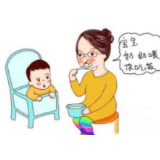 “咀嚼喂食幼儿”是个坏习惯，得改