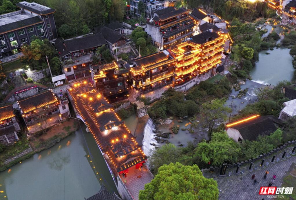 芙蓉镇.jpg 芙蓉镇.jpg