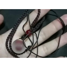爱情“血吊坠”，血色浪漫太畸形