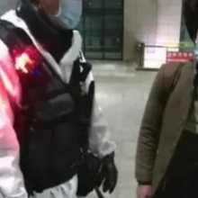 别再让“傻根们”怀揣巨额现金返乡了 