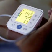 五招稳住冬季“躁动”的血压