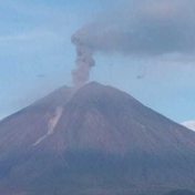 印尼塞梅鲁火山喷发 处于三级警戒状态