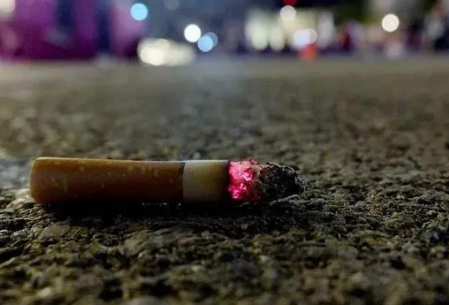 视频丨燃烧后可达800℃ 消防实验告诉你高空抛烟头有多危险