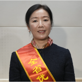 热议“新春第一会”丨金龙电缆毛冰花：从产品出海到品牌出海 我们的发展更有底气