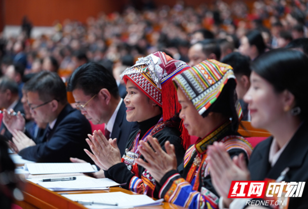 组图丨会场内外：凝聚热望的每一帧