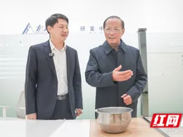 这股韧劲真难得④丨黄乐：不进则退 领跑“真空”