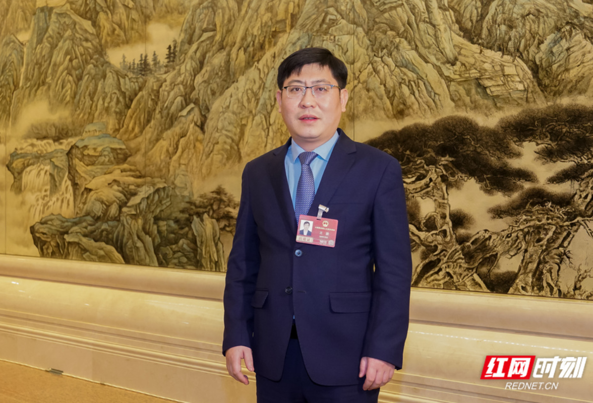 曾小坤：加强新就业形态劳动者权益保障