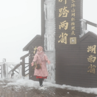 视频丨冬春两季景 同现云冰山 