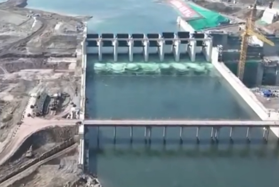 重点项目春节不停工 坚守诠释“别样年味”