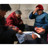 为什么老人唯有受难，才能进入大众视野
