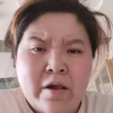 不该纵容审丑直播的“郭老师们”