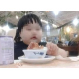 把孩子喂胖圈流量，可恨这等父母心