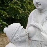 “女子给婆婆喂母乳”，传统文化当弃糟粕