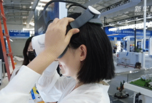 畅聊服贸会｜沉浸式展览、互动式体验，探访服贸会首钢园区！