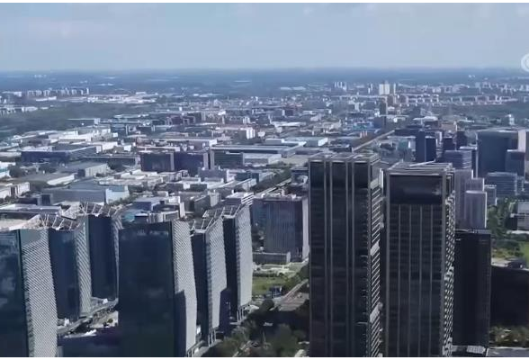 我国城镇就业人员累计增加9486万人 城镇居民人均可支配收入年均实际增长5.7%