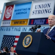 美国军费预算破纪录 “霸权之路”终点何在