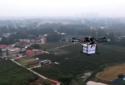 负载20公斤、每小时45公里!“空中快递员”飞进农村