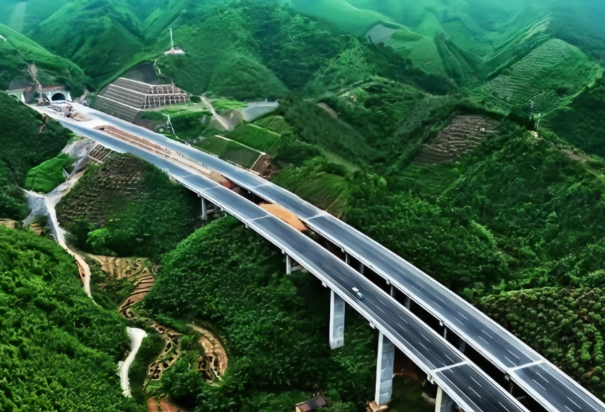 湖南今年高速公路计划建设项目32个，农村公路计划投资100亿元
