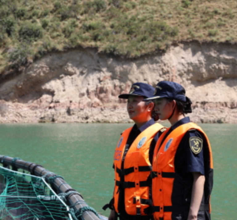 新疆冰鲜三文鱼首次出口