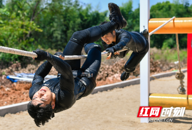 今日热图！夏练三伏长沙公安特巡警练兵正酣