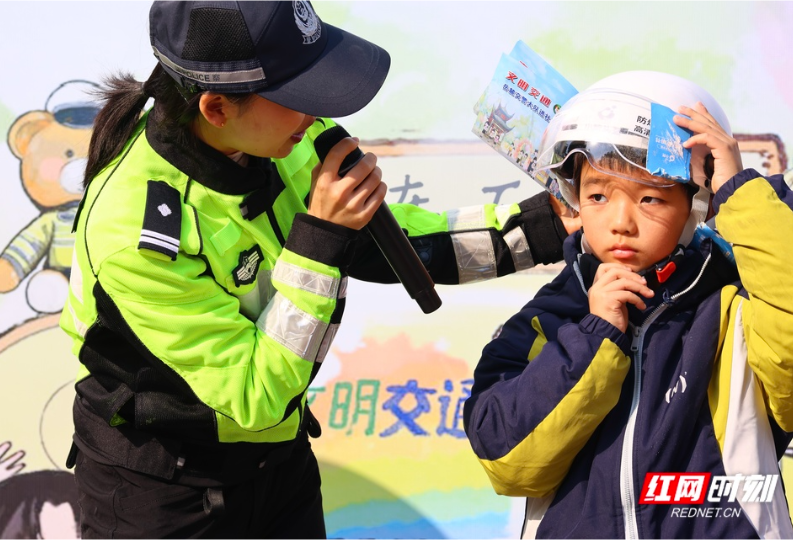 玩游戏学安全 长沙岳麓交警持续推进“反酒驾”宣传