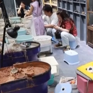 非遗紫陶+特色佳肴 新“夜”态点燃城市消费热潮