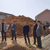 陈佳督导蕉源小学教师宿舍楼项目建设