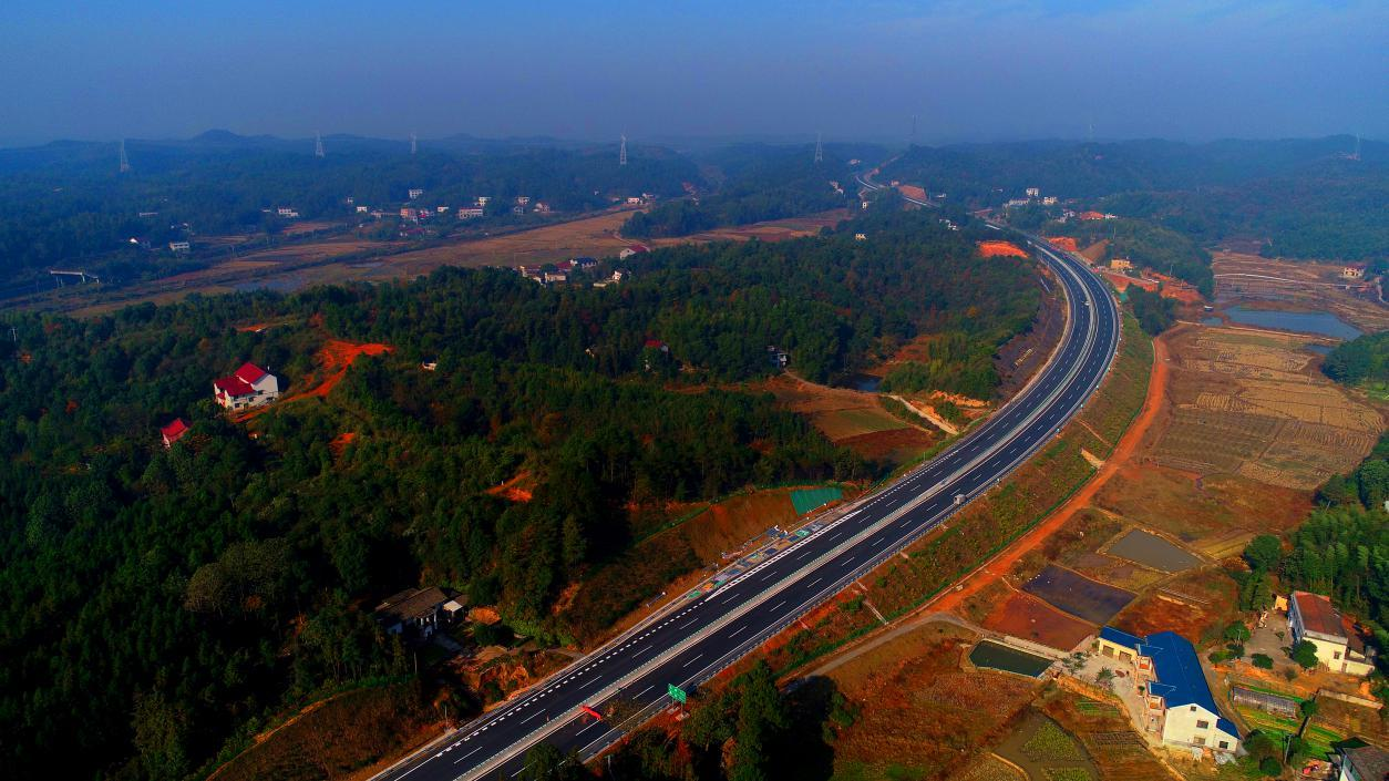 株洲：高速通景秀美经济跑出加速度