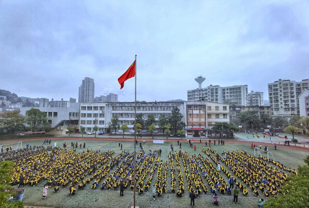 株洲市石峰区枫叶中学开展2020年度人防紧急疏散演练