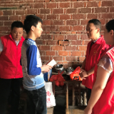 情系贫困学子 爱心筑梦未来