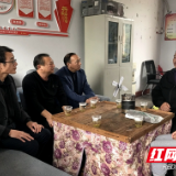 株洲市七中教师代表赴湘西慰问支教教师