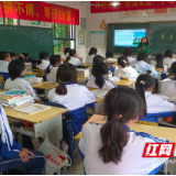 五里墩中学开展青春期健康教育讲座