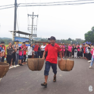 摸鱼、担谷、拔河、厨艺大PK 渌口区农民趣味竞技庆丰收