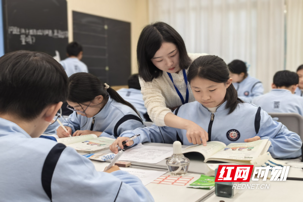 株洲“好课”亮相课博会