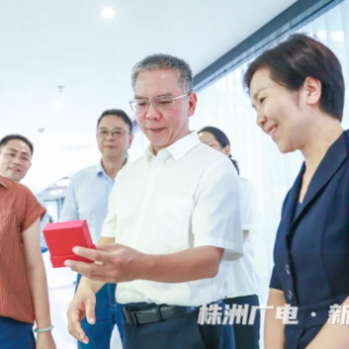 株洲市委书记曹慧泉来到市广播电视台调研新闻宣传工作