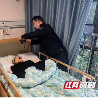 芦淞公安上门办证暖人心,“小窗口”体现了“大温暖”