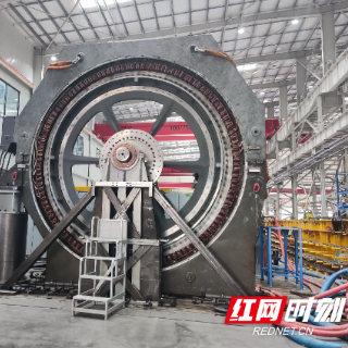 电耗降15%传动效率升13% 中车株洲电机直驱技术破解球磨机能耗难题