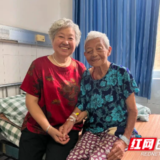 石峰区居民孙利球用九年时光守护一陌生老人